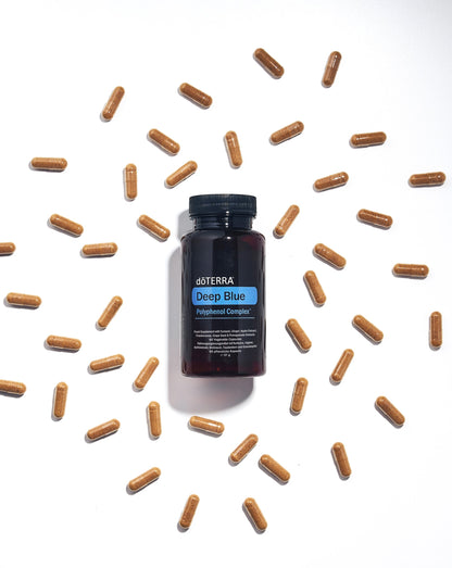 Complexe de Polyphénol Deep Blue dōTERRA, flacon et capsules en situation