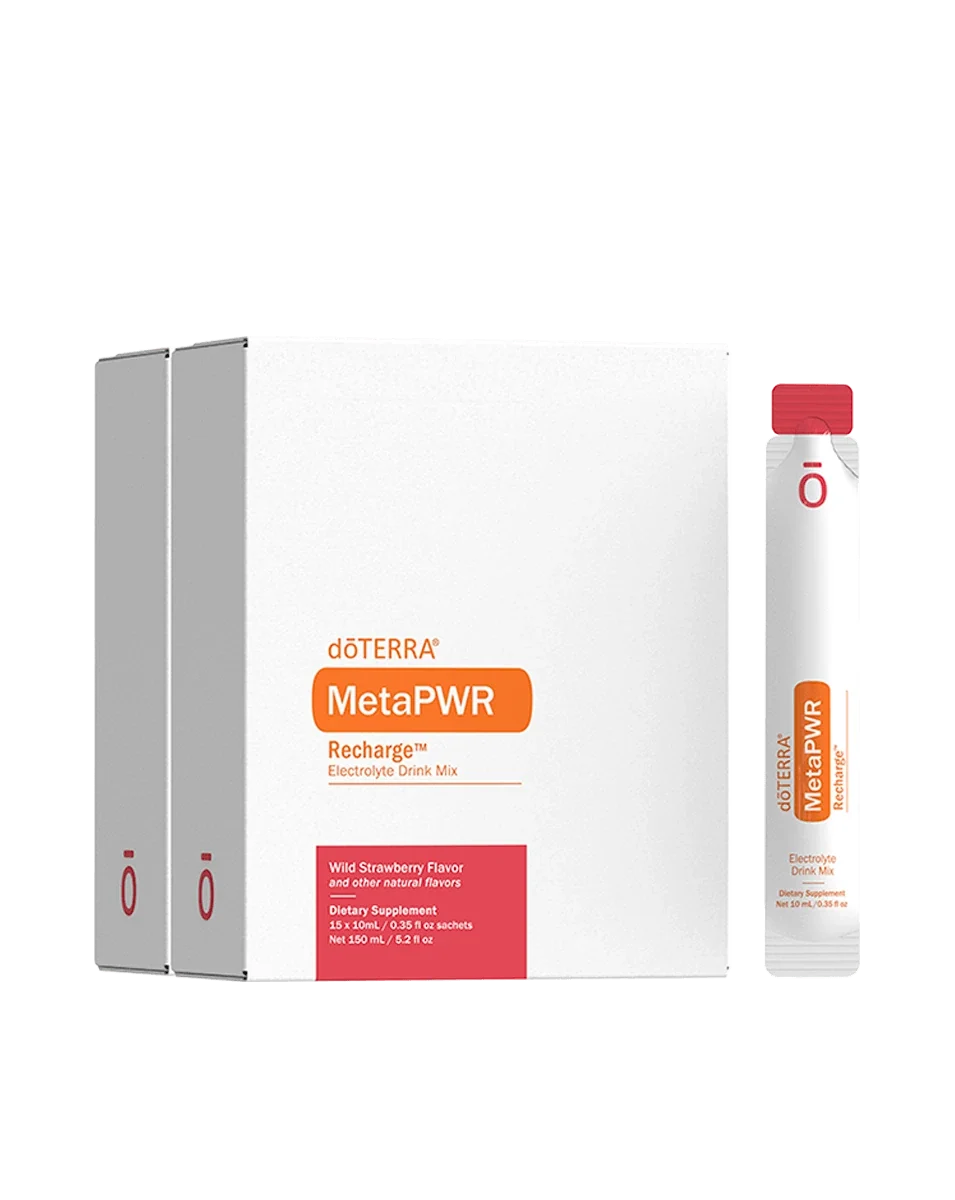 MetaPWR Recharge saveur fraise des bois complément alimentaire dōTERRA, boîte de 30 sachets
