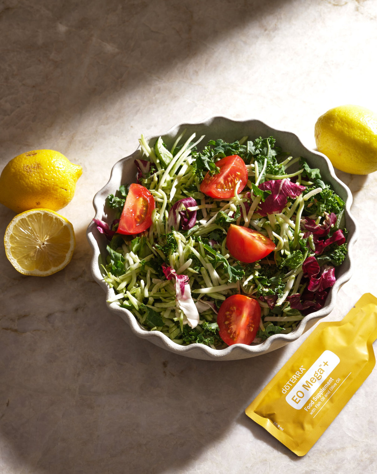 EO Mega+ sachets dōTERRA, sachet, salade et citrons