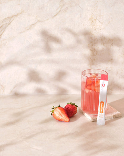 MetaPWR Recharge fraise des bois dōTERRA, sachet, verre et fraise