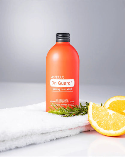 Concentré de mousse nettoyante pour les mains On Guard dōTERRA, 237 ml