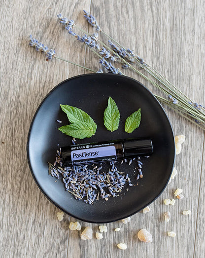 PastTense mélange en applicateur à bille dōTERRA, 10 ml